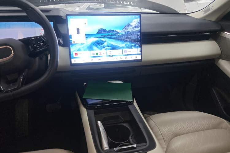 Used Lynk & Co 08 EM-P 2023 245km Ultra-Long Range Halo
