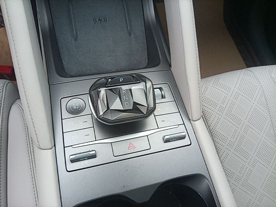 BYD Yuan UP 2024 401KM Beyond Edition — снимка 16