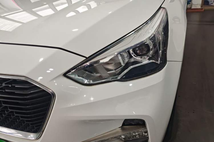 Used Haval M6 2018 Revised Version 1.5T DCT Two-Wheel Drive Elite Edition
