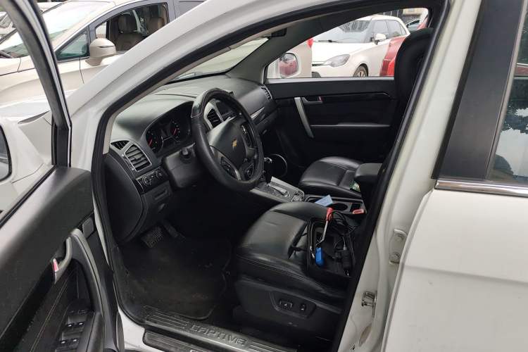 Used Chevrolet Captiva 2015 2.4L 4x4 Flagship Edition 7-Seater