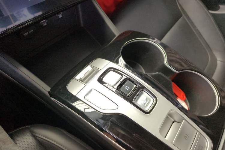 Used Hyundai Tucson 2021 Tucson L 1.5T DCT GLX Elite Edition Gear Lever