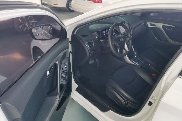 Used Hyundai Elantra (5th Generation / Langdong) 2012 1.6L Automatic Leading Model Driver Seat