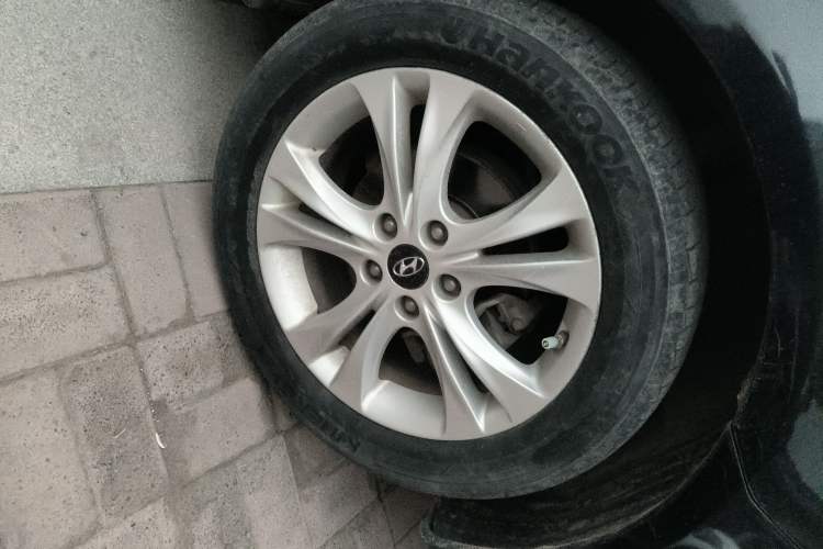 Used Hyundai Sonata 2011 2.0L Automatic Luxury Edition
