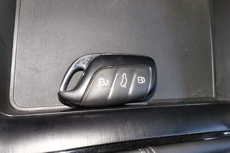 Used Roewe i5 2023 1.5L Manual Comfort Edition
