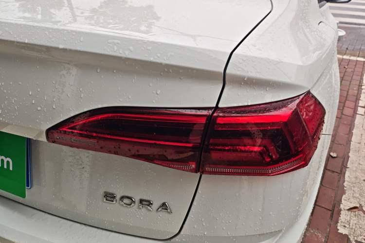 Used Volkswagen Bora 2021 1.5L Manual Fashion Smart Connect Edition