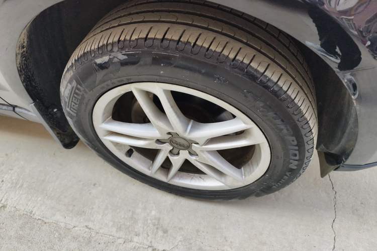 Used Audi Q5 2017 40 TFSI Ambition Edition Right Front Wheel Hub