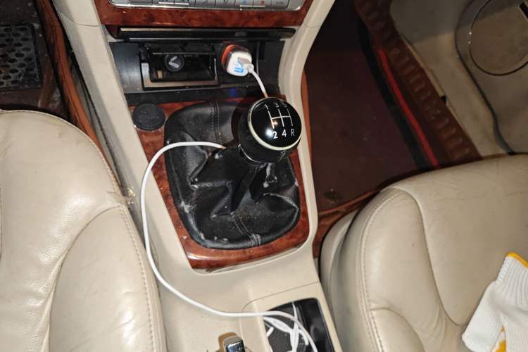 Used Volkswagen Passat 2011 2.0L Manual Luxury Version
