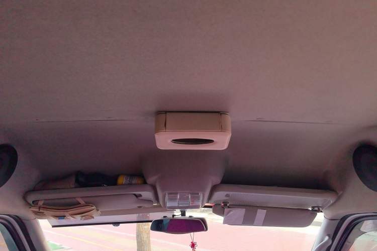 Used SAIC MAXUS Xintu V80 2023 2.0T AMT Classic Aoyuntong Power Version Long Wheelbase Mid-Roof Design 6/7/8/9-Seater
