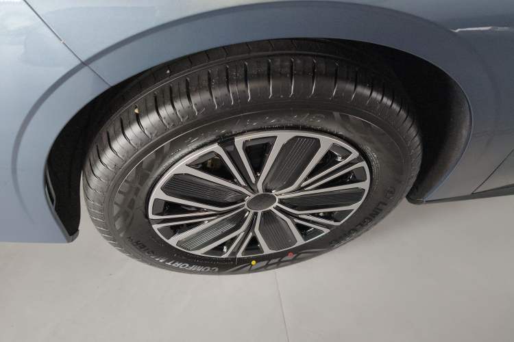 Used Geely Galaxy Stellar 6 2026 Model 125km Free-Style Edition Exterior 4