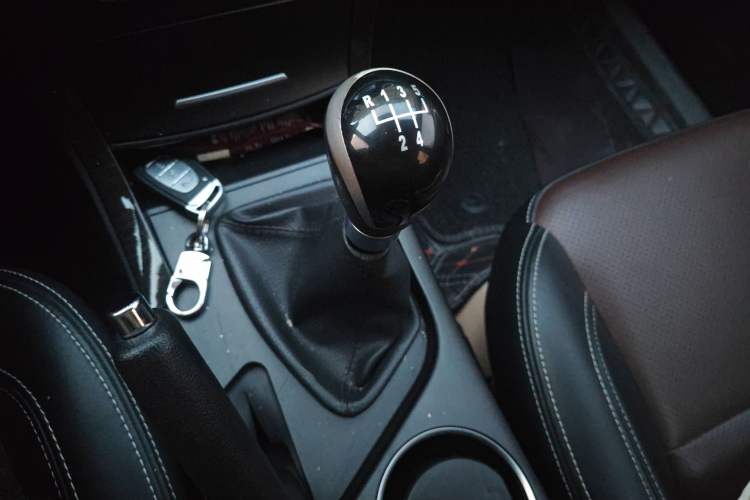 Used HYOSOW S6 2017 1.5T Manual Phantom Joy Model
