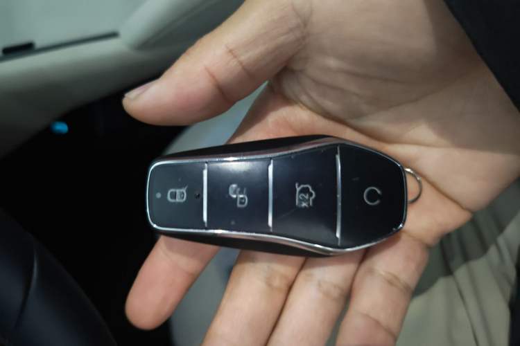 Used BYD Qin L 2024 DM-i 120KM Beyond Model Vehicle Key