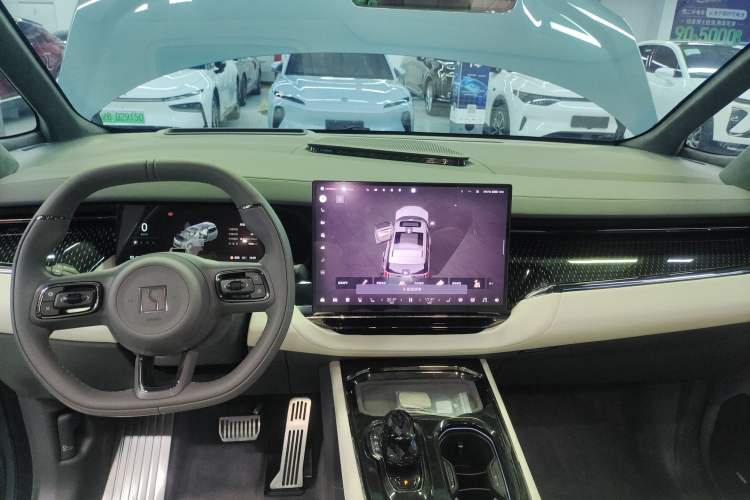 Used Zeekr 009 2024 Six-Seat Executive Version 4WD 108 kWh Audio And AC Panel