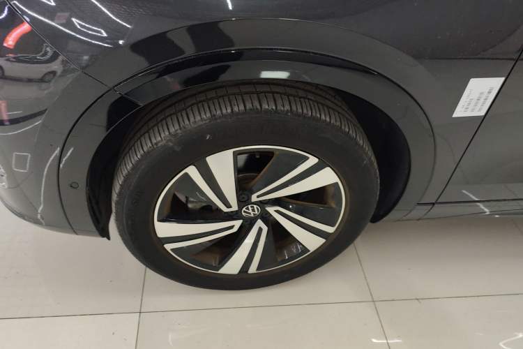 Used Volkswagen Tavendor 2023 380TSI Four-Wheel Drive R-Line Cruise Edition Left Front Wheel Hub