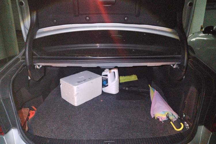 Used Mercedes-Benz E-Class 2013 E 260 L CGI Elegant Model Trunk