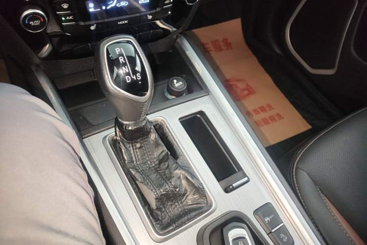 Used Geely Auto Vision X6 2016 1.3T CVT Flagship Model
