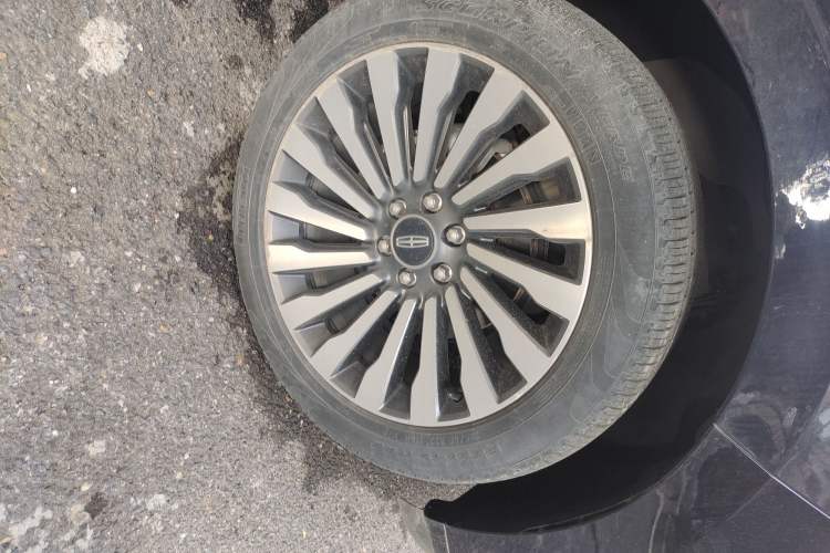 Used Lincoln Navigator 2020 3.5T Prestige Edition Right Front Wheel Hub