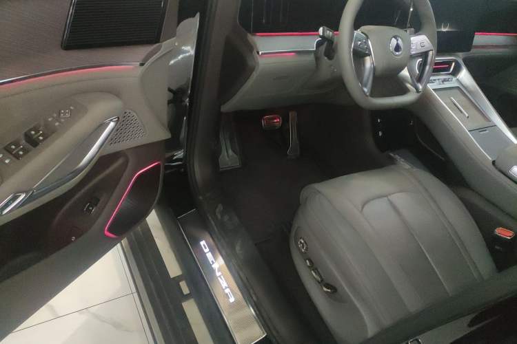 Used Denza N9 2025 Flagship Model