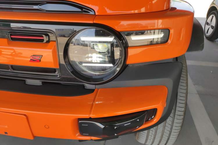 Used iCAR V23 2026 Model V23S 501 Four-Wheel Drive Peak Performance Edition Left Front Headlight