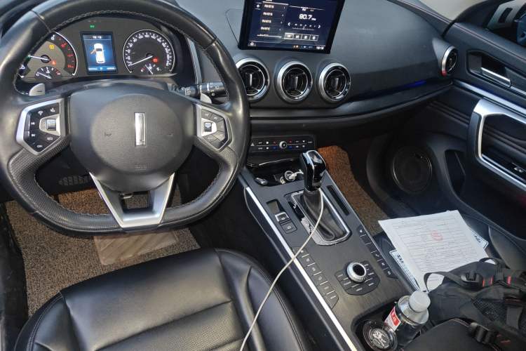 Used Wey VV5 2017 2.0T Ultra-Luxury Version Center Console