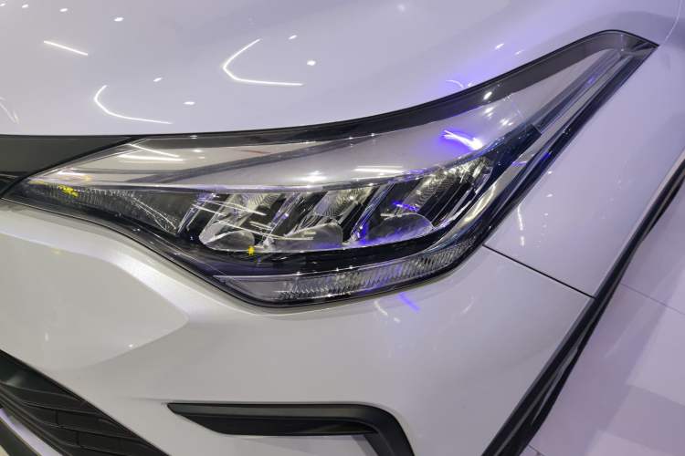 Used Toyota IZOA 2022 2.0L Yixing Version