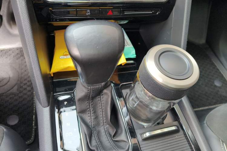 Used Volkswagen Teramont X 2019 330TSI Two-Wheel-Drive Prestige Luxury Edition Gear Lever