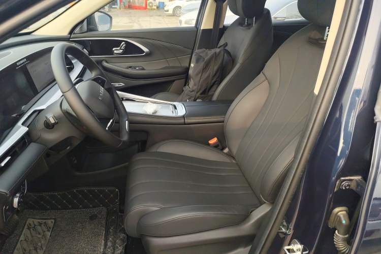 Used EXEED Lingyun 2025 300T Two-Wheel-Drive King's Edition