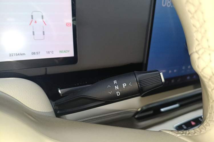 Used VOYAH Dream 2025 PHEV Four-Wheel-Drive Flagship Kunpeng Edition Gear Lever