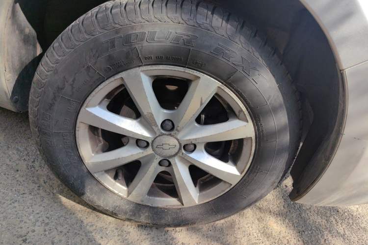 Used Chevrolet Sail 2013 Sedan 1.2L Manual Fashionable Happiness Edition Right Front Wheel Hub