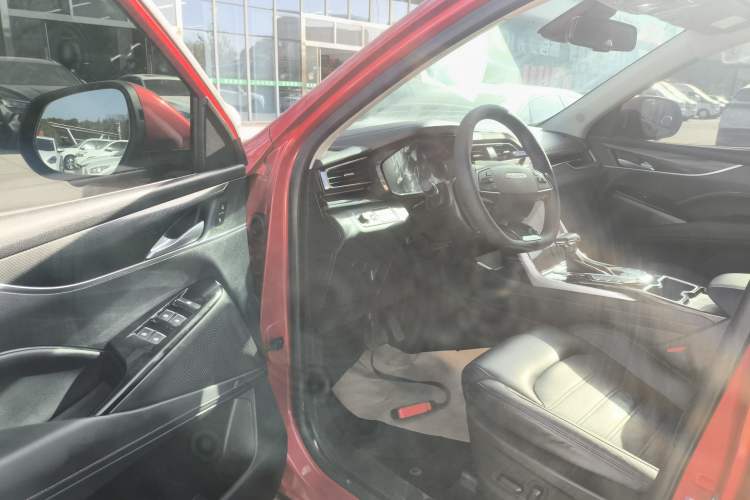 Used SAIC MAXUS D60 2019 1.5T Automatic Luxury Edition 5-seater