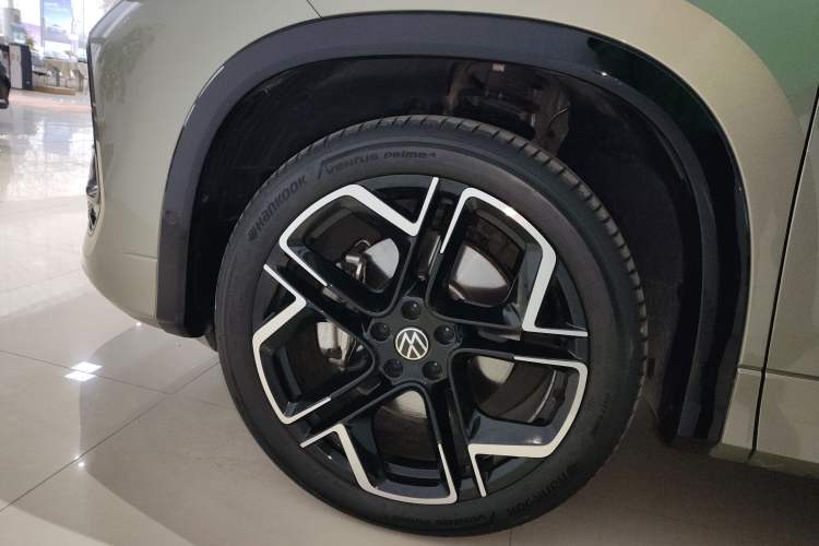 Used Volkswagen Tayron 2025 Tiguan L 380TSI 4Motion Luxury
