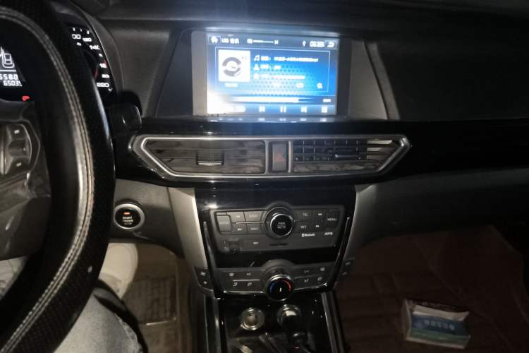 Used Zotye Domy X5 2015 1.5T Manual Luxury Version China IV Standard