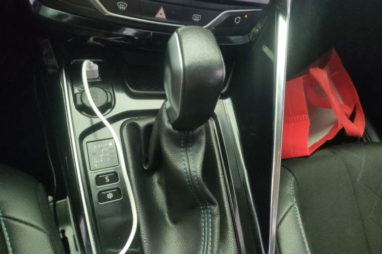 Used Peugeot 308 2016 1.6L Automatic Luxury Edition Gear Lever