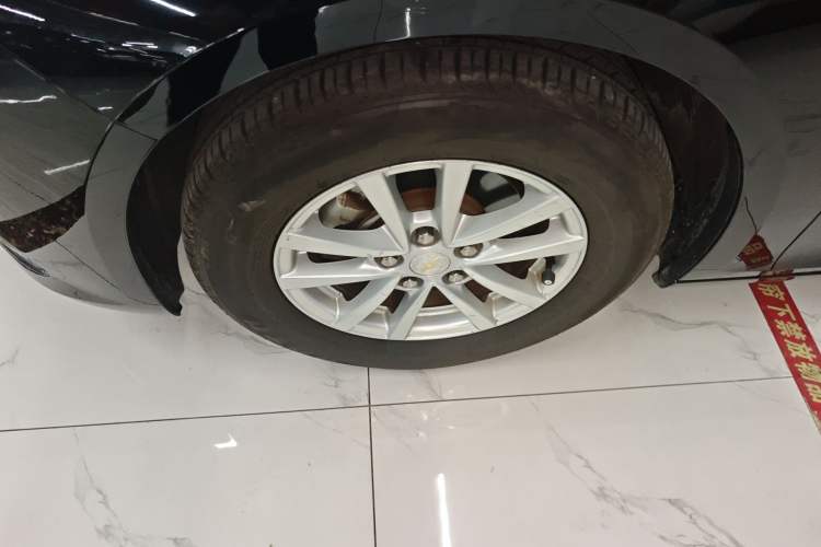 Used Chevrolet Malibu 2018 530T Automatic Comfort Edition Left Front Wheel Hub