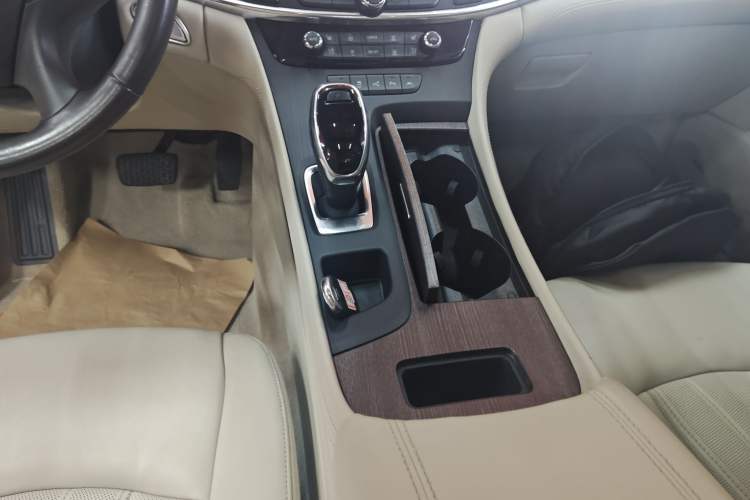 Used Buick LaCrosse 2018 28T Avenir
