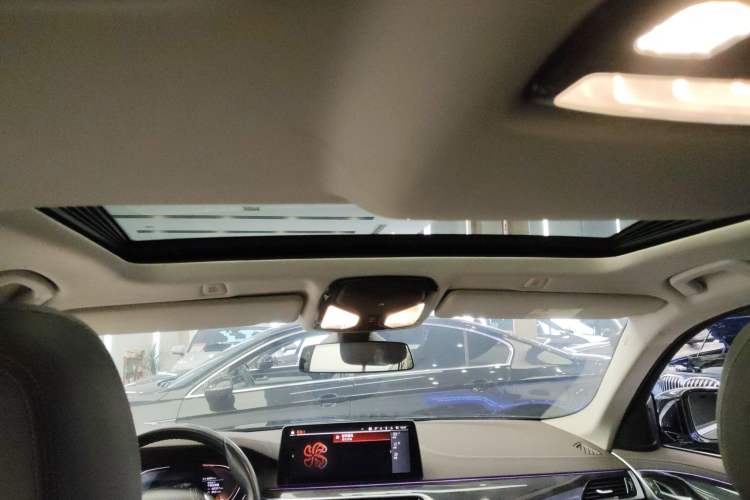 Used BMW 5 Series 2021 525Li Luxury Package
