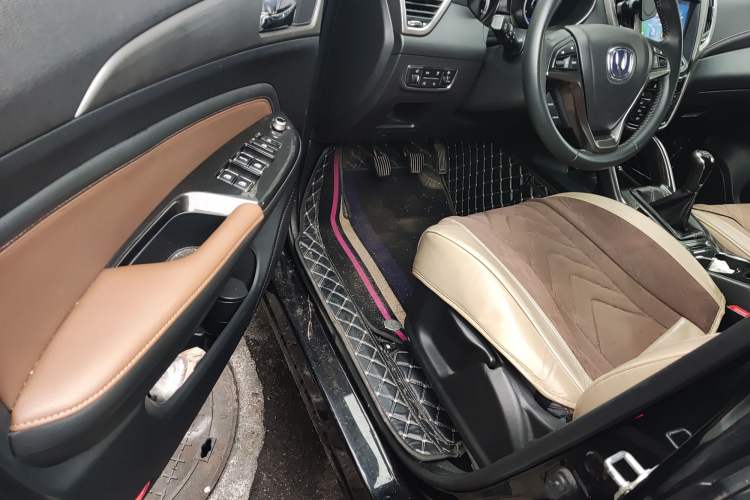 Used CHANGAN CS75 2017 Shangku Edition 1.5T Manual ZhiXiang Model
