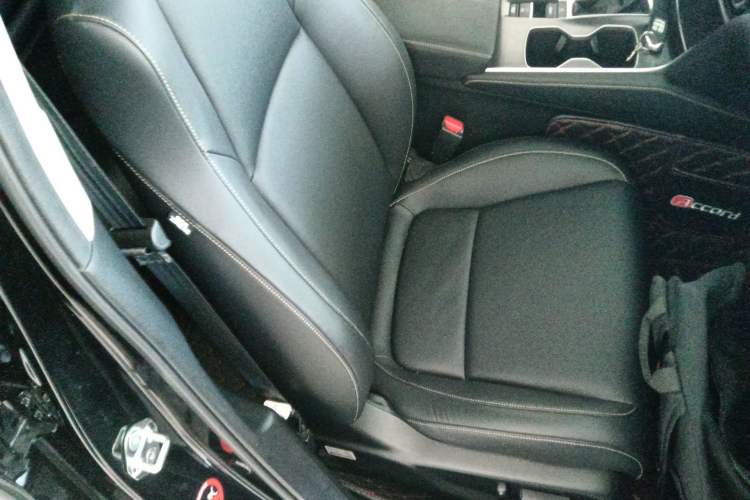 Used Honda Accord 2022 260TURBO Phantom Night · Prestige Edition Right Front Seat