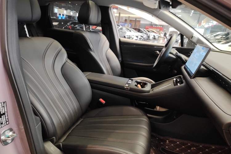 Used AION RT 2025 650 LiDAR Edition Right Front Seat