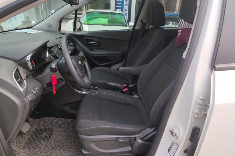 Used Chevrolet Trax 2018 330T Automatic Two-Wheel Drive Elite Model Left Front Seat