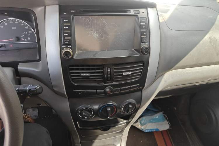 Used Dongfeng Shuaike 2011 1.6L Manual Comfort 7-Seater