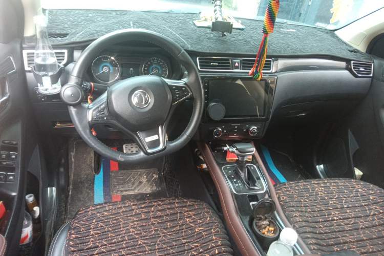 Used Dongfeng Fengon 580 2017 1.5T CVT Comfort Model Center Console