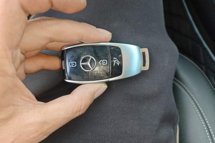 Used Mercedes-Benz E-Class 2017 E 300 L Sporty and Stylish Model