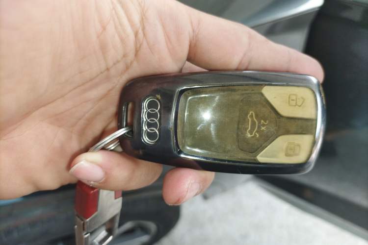 Used Audi Q5L 2022 40T Fashionable and Dynamic Model
