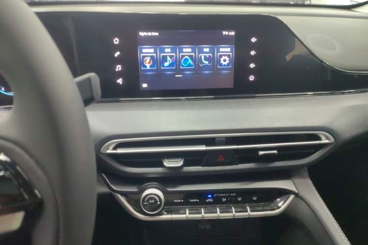 Used CHANGAN Eado 2025 PLUS 1.5L Manual Luxury Edition Audio And AC Panel