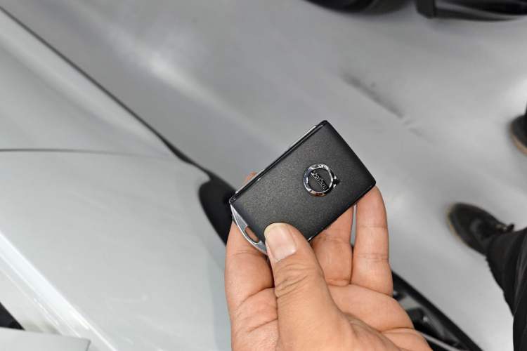 Used Volvo XC40 2024 B4 4x4 Smart Luxury Edition