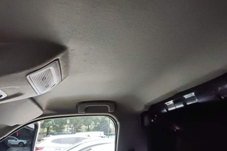 Used SAIC MAXUS EV30 2023 Pure-Electric Smart Logistics Expert with Long Wheelbase Guoxuan
