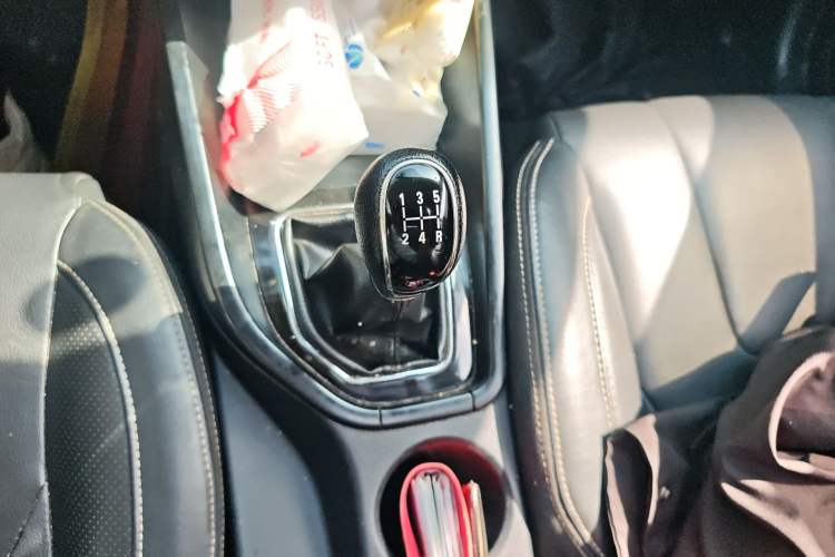 Used Dongfeng Fengon 580 2017 1.8L Manual Comfort Model Gear Lever