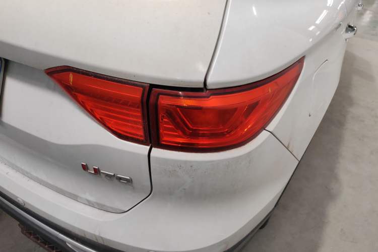 Used Sinotruk VGV U70 2020 1.5T Automatic Smart Luxury 7-Seater Right Rear Taillight