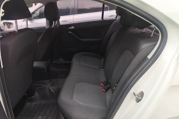 Used Volkswagen Jetta 2015 Value Edition 1.6L Manual Fashionable Style
