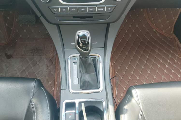 Used Geely Auto Emgrand 2017 Sedan Million Edition 1.5L CVT Upward Connectivity Version